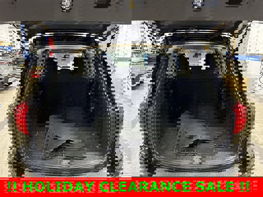 Used 2019 Nissan Pathfinder SV image 11