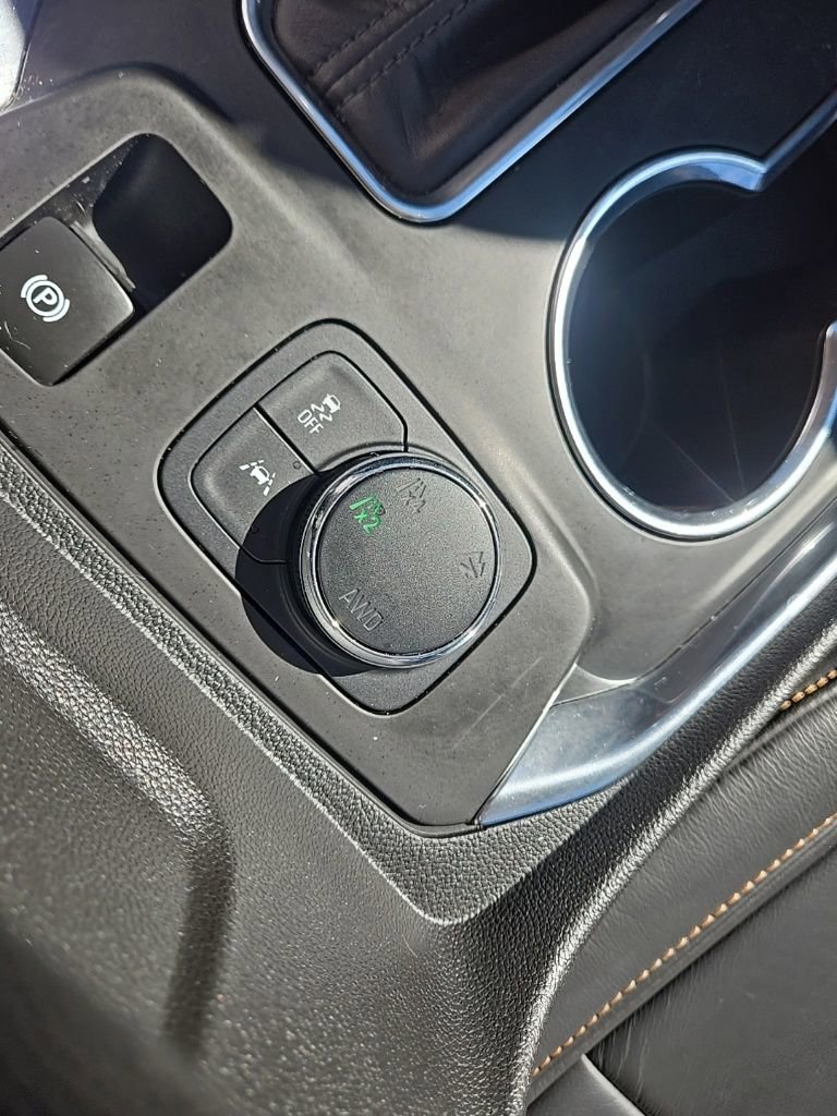 Used 2020 Chevrolet Traverse RS image 33