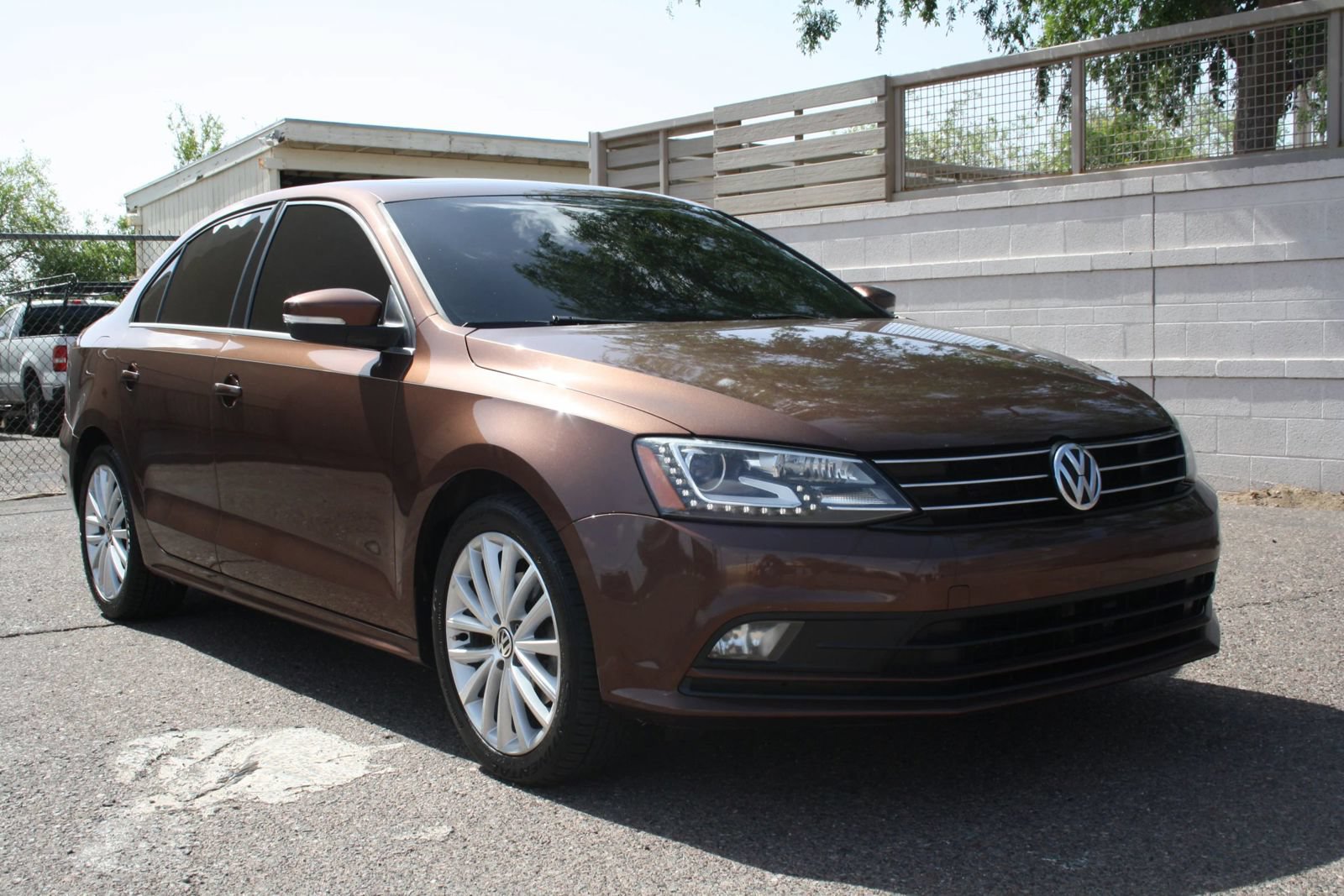 Used 2016 Volkswagen Jetta SEL Premium FWD image 2