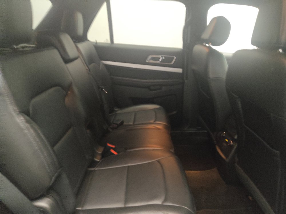 Used 2016 Ford Explorer XLT w/ Equipment Group 202A AWD/4WD image 19