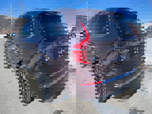 New 2026 Volvo XC90 T8 Ultra w/ Protection Package Premier image 3