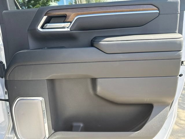 Used 2024 Chevrolet Silverado 2500 High Country w/ High Country Premium Package AWD/4WD image 47