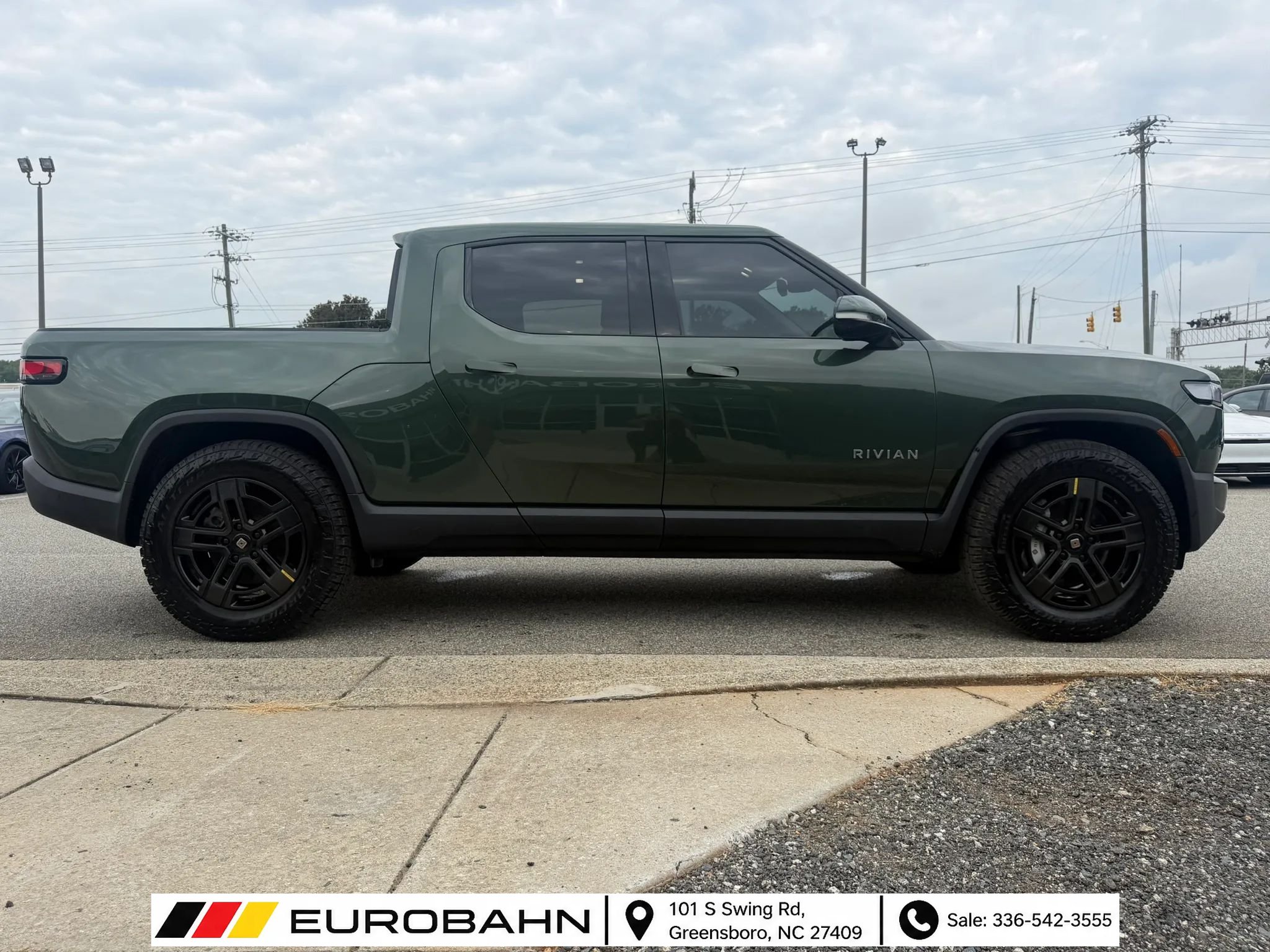 Used 2023 Rivian R1T Adventure Dual AWD/4WD image 23