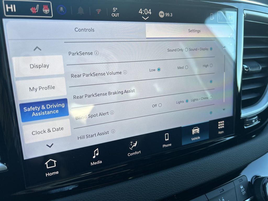 New 2026 Chrysler Voyager LX FWD image 32