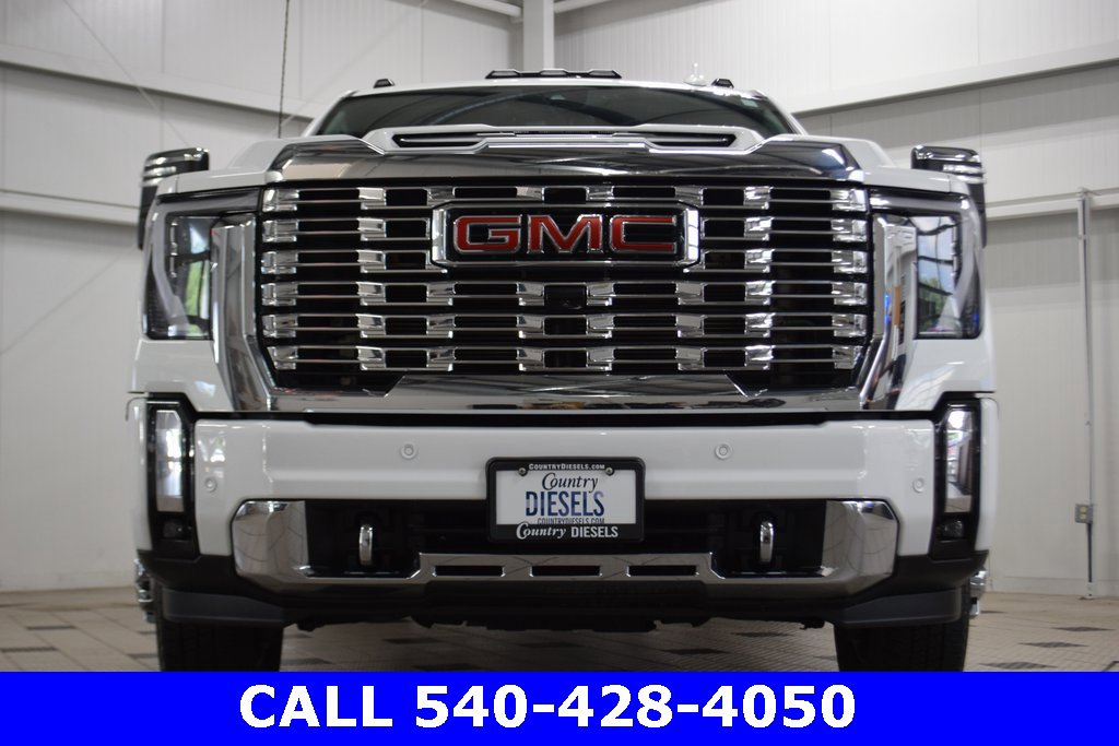 Used 2024 GMC Sierra 3500 Denali w/ Denali Reserve Package image 2