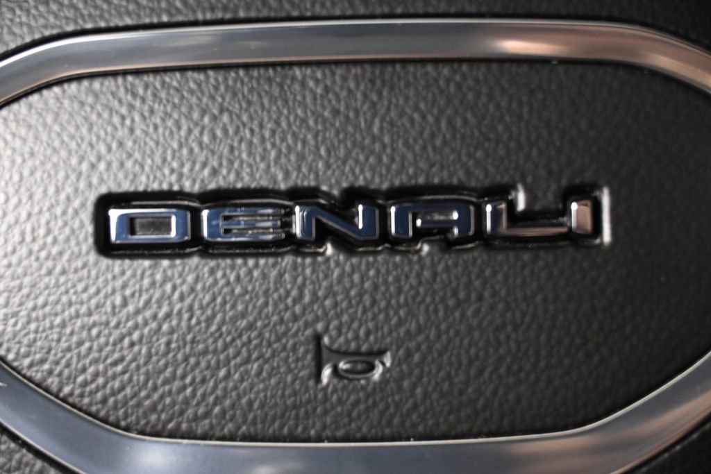 Used 2022 GMC Yukon XL Denali w/ Denali Premium Package AWD/4WD image 37