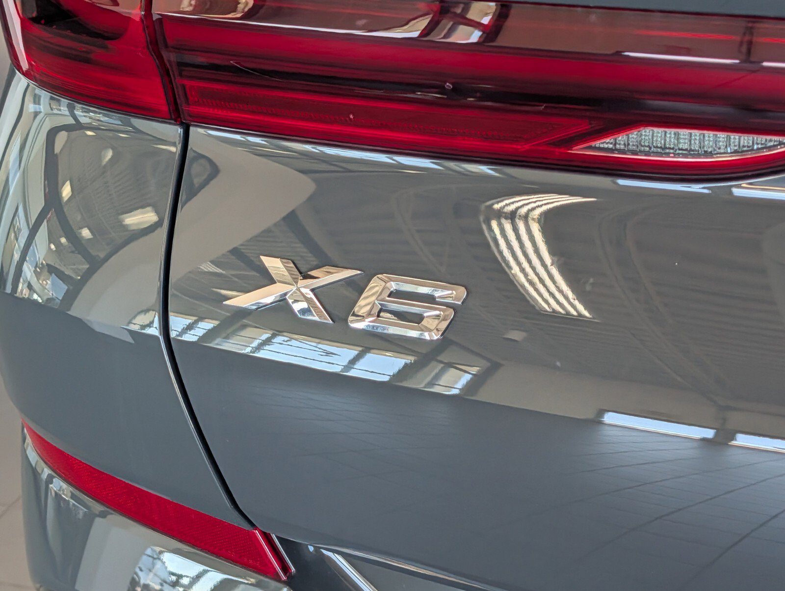 New 2026 BMW X6 xDrive40i w/ Premium Package AWD/4WD image 3