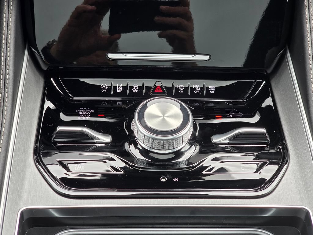 New 2026 Jeep Grand Wagoneer L Limited AWD/4WD image 16