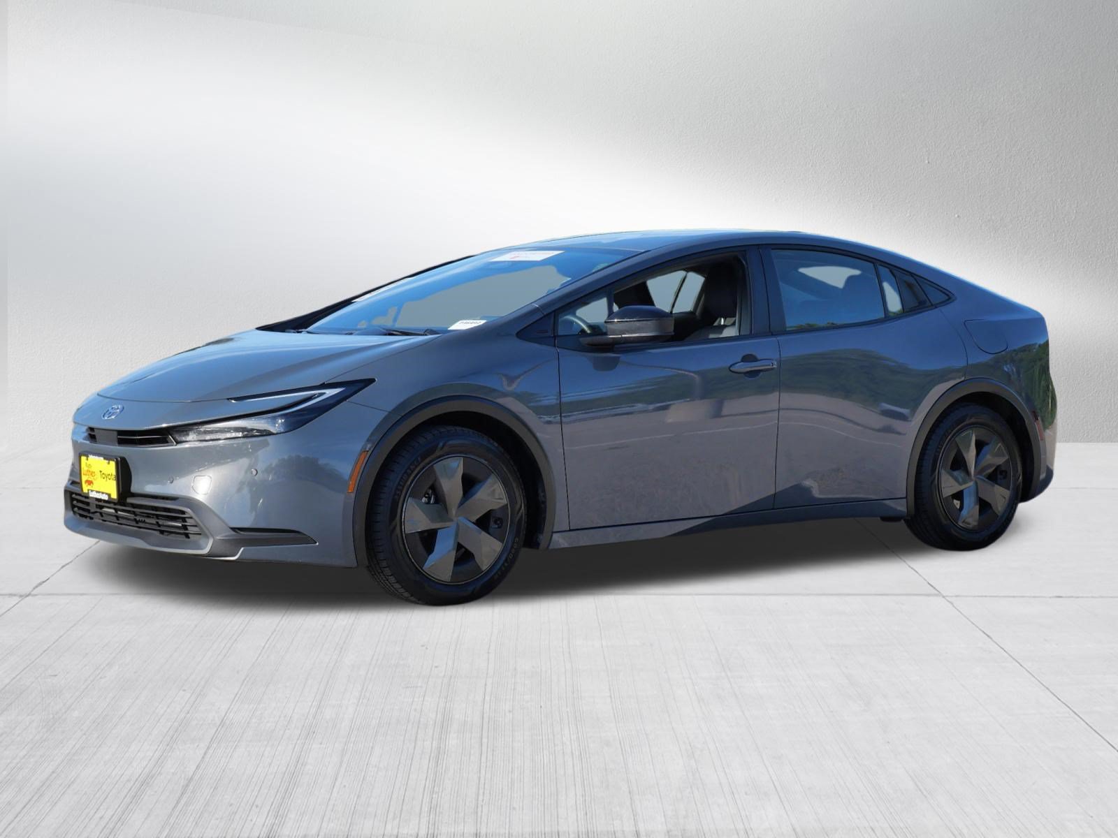 Certified 2025 Toyota Prius LE FWD image 3