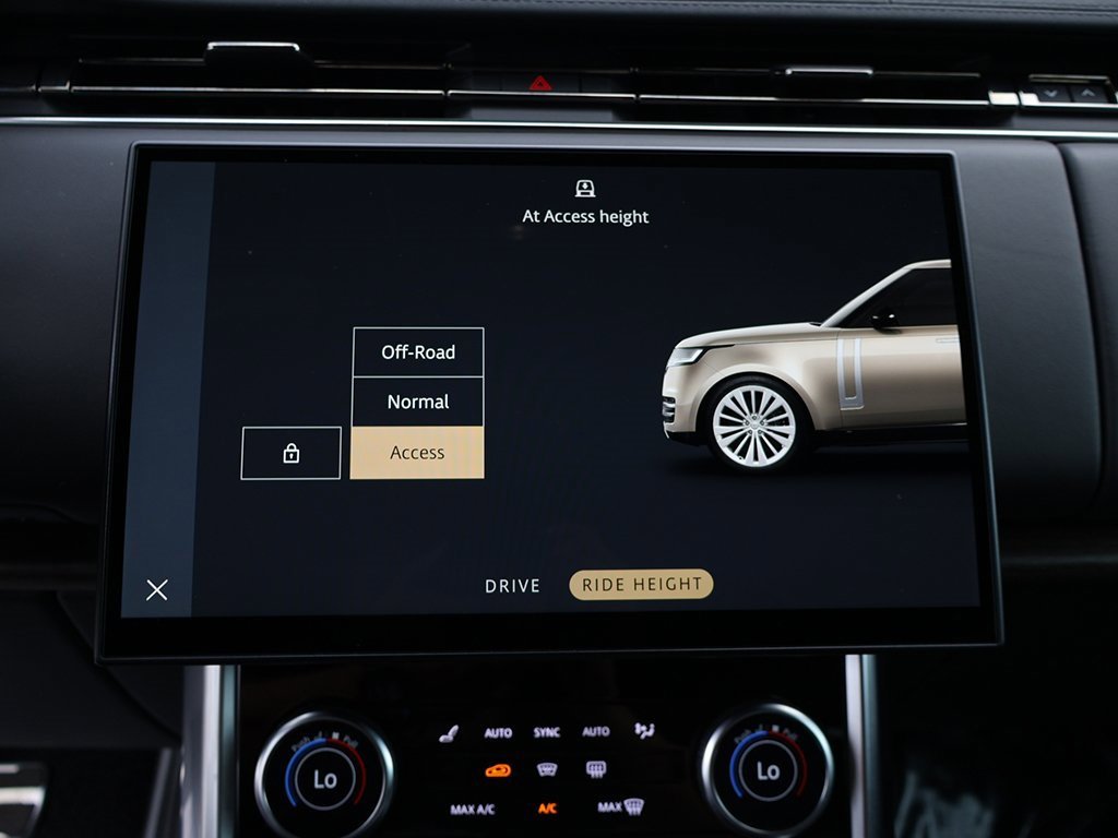 Used 2023 Land Rover Range Rover SE image 58