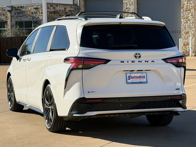 Used 2025 Toyota Sienna XSE image 6