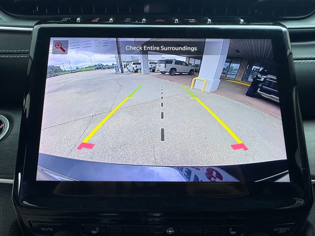 Used 2023 Jeep Grand Cherokee L Limited AWD/4WD image 17
