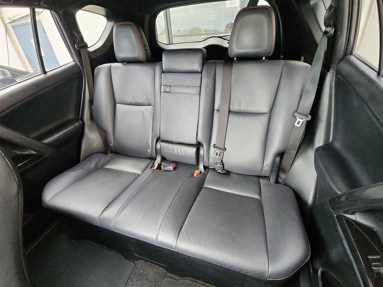 Used 2018 Toyota RAV4 SE AWD/4WD image 23