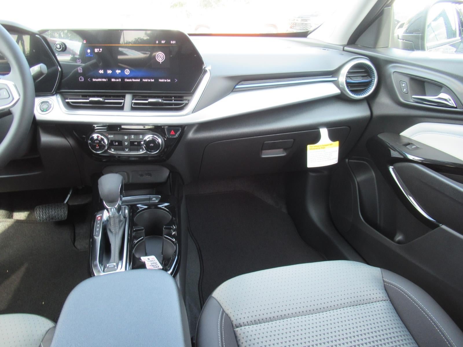 New 2026 Chevrolet Trax LT w/ Sunroof Package FWD image 14