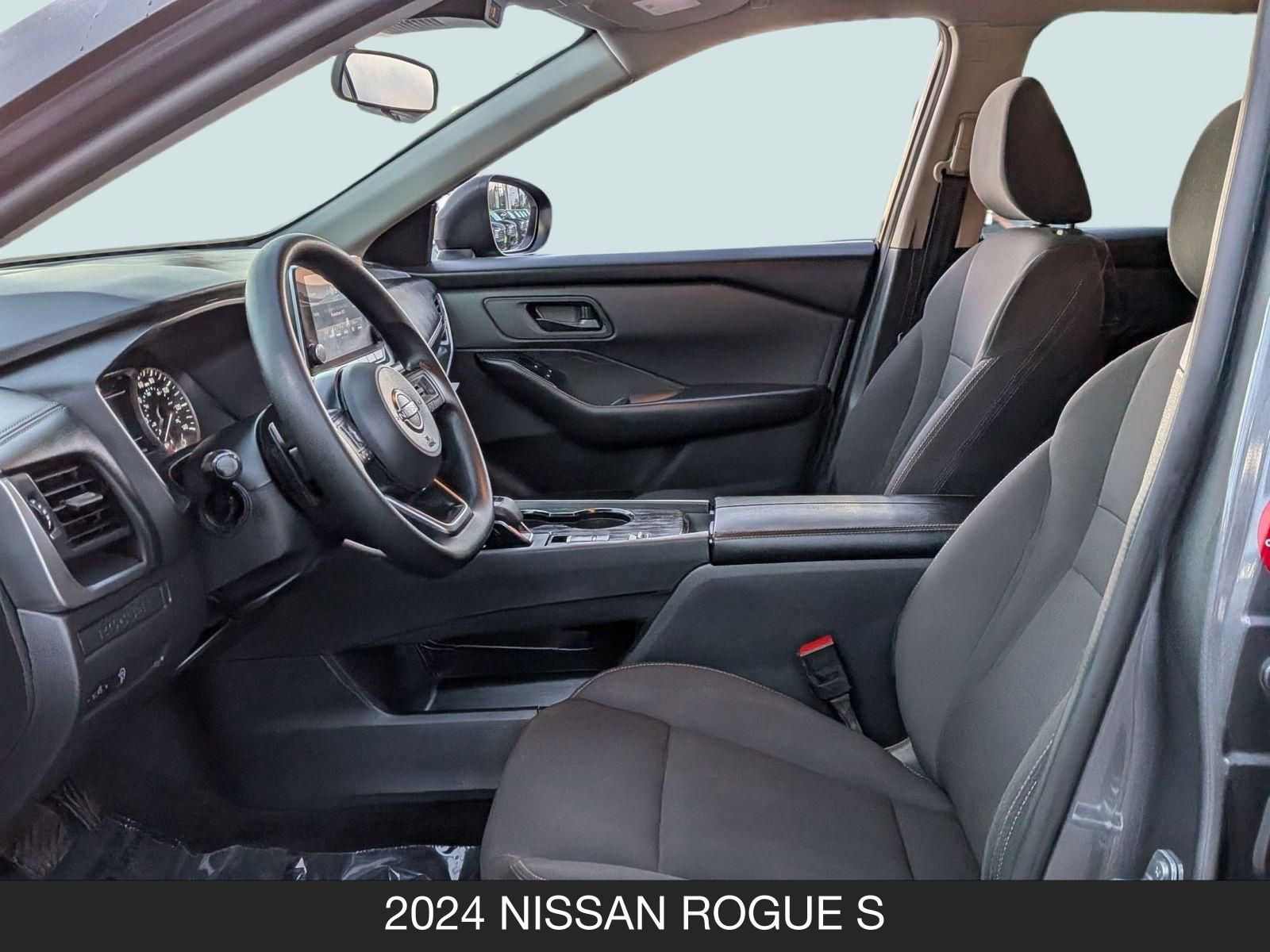 Used 2024 Nissan Rogue S image 15