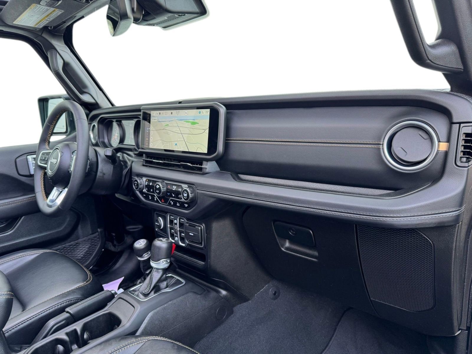 Used 2024 Jeep Wrangler Sahara w/ Technology Group AWD/4WD image 13