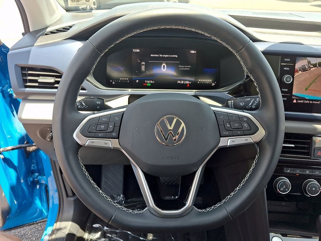 Used 2023 Volkswagen Taos SE w/ Panoramic Sunroof Package FWD image 19