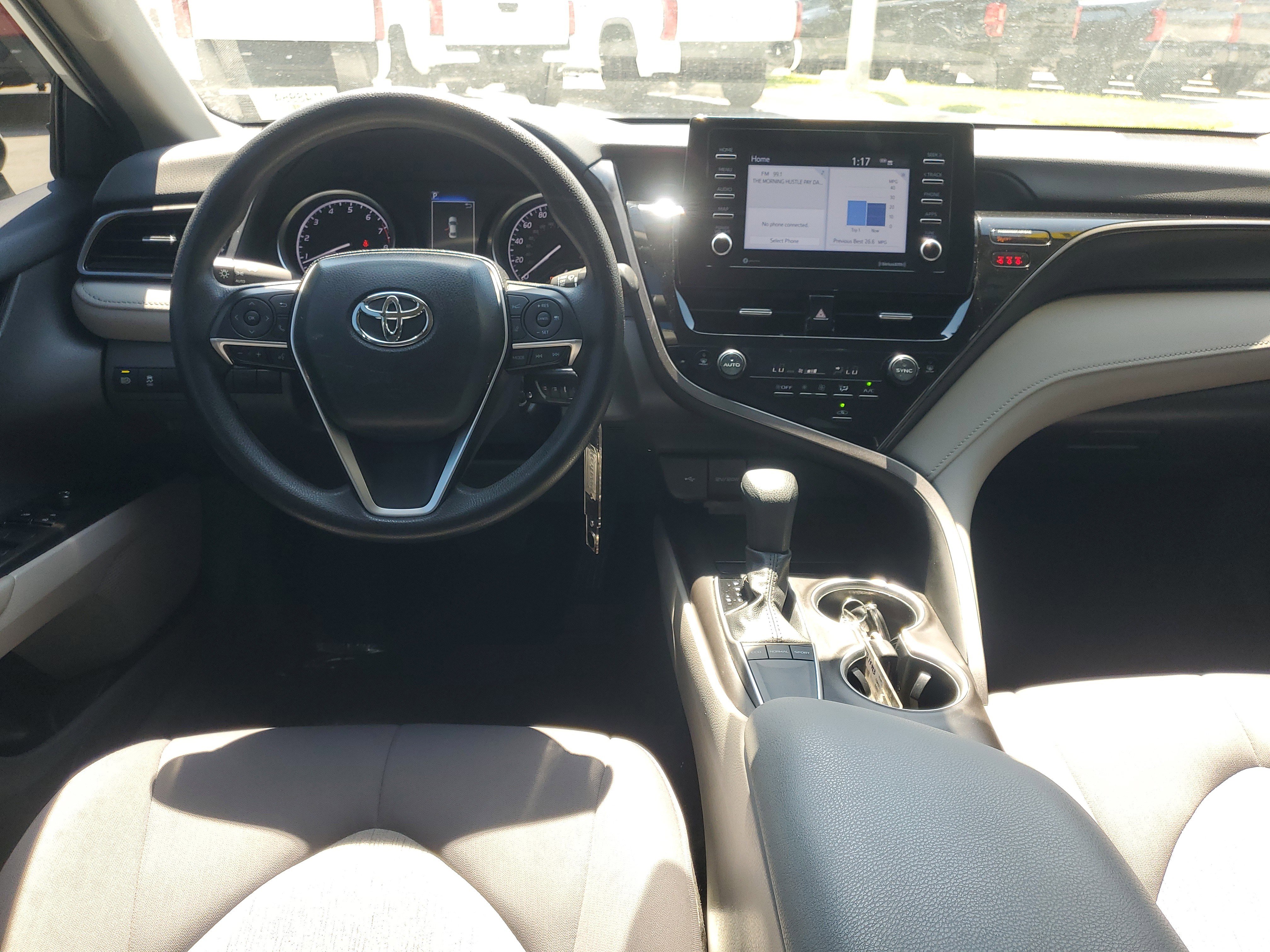 Used 2024 Toyota Camry LE image 10