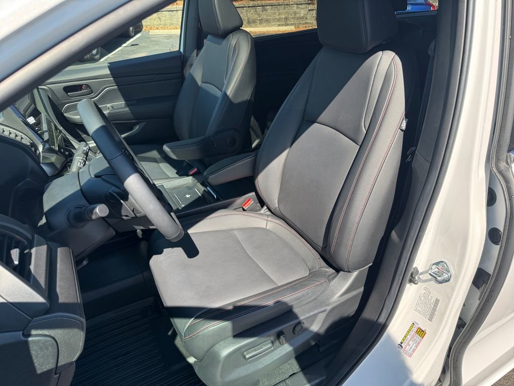 Certified 2025 Honda Odyssey Sport-L image 17
