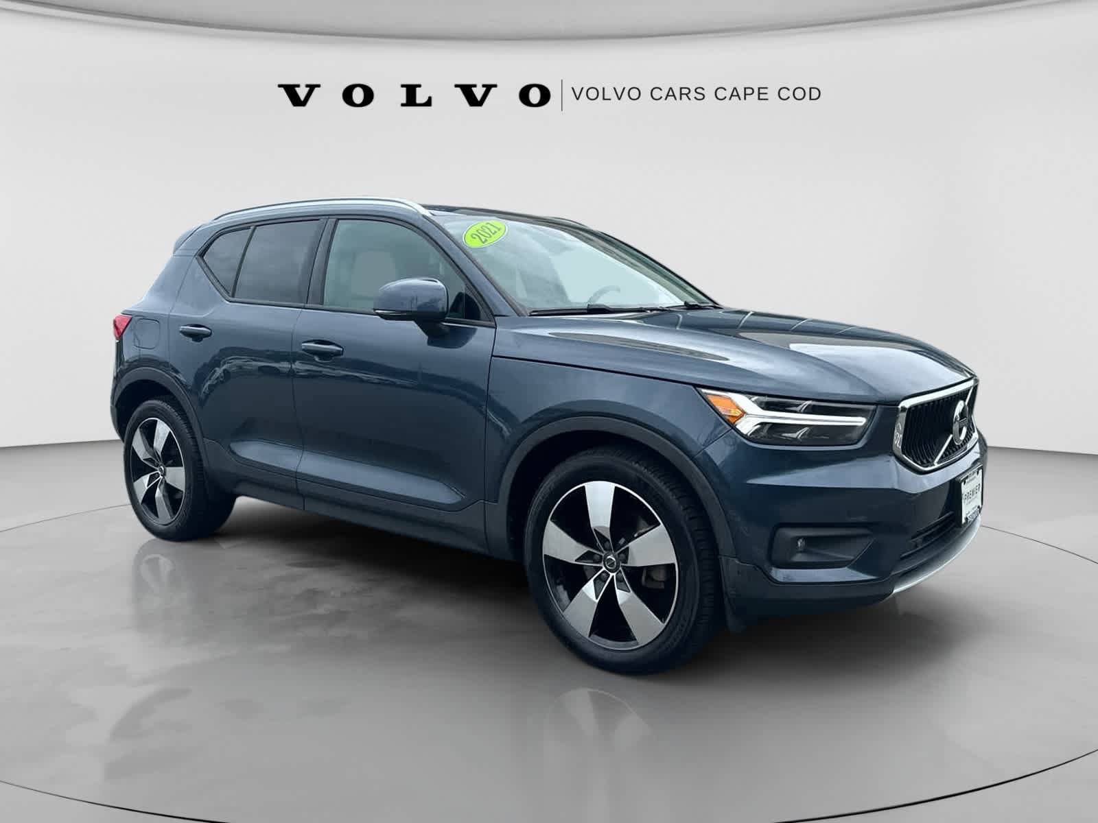 Used 2021 Volvo XC40 T5 Momentum w/ Protection Package Premier AWD/4WD image 2