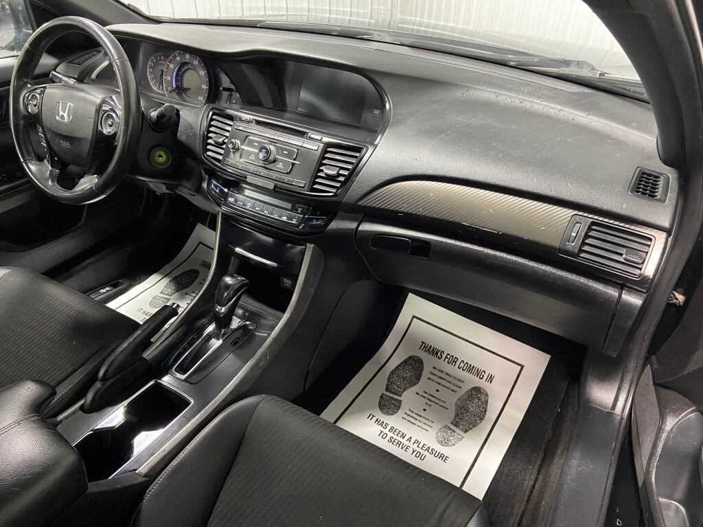 Used 2017 Honda Accord Sport image 7
