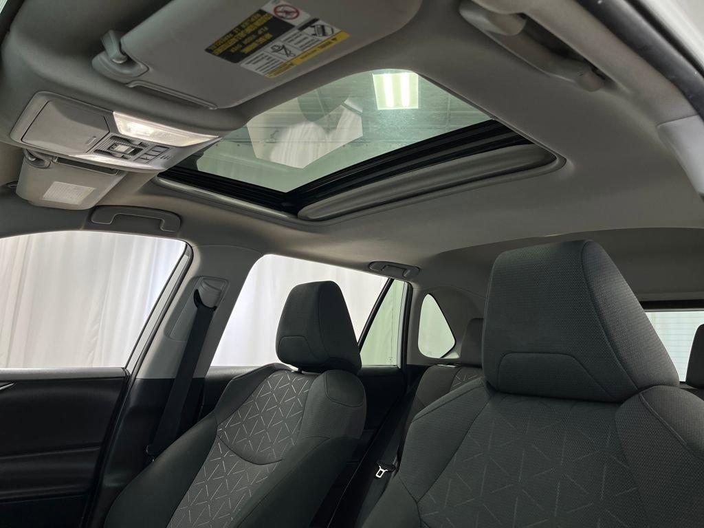 Used 2022 Toyota RAV4 XLE w/ Convenience Package image 23