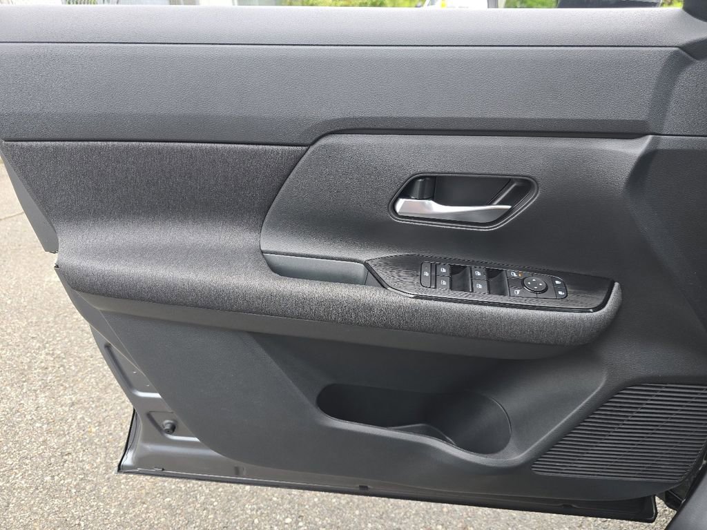 Used 2025 Nissan Kicks SV w/ SV Premium Package AWD/4WD image 24
