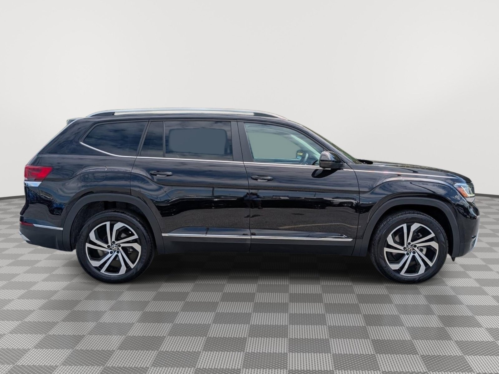 Used 2023 Volkswagen Atlas SEL AWD/4WD image 6
