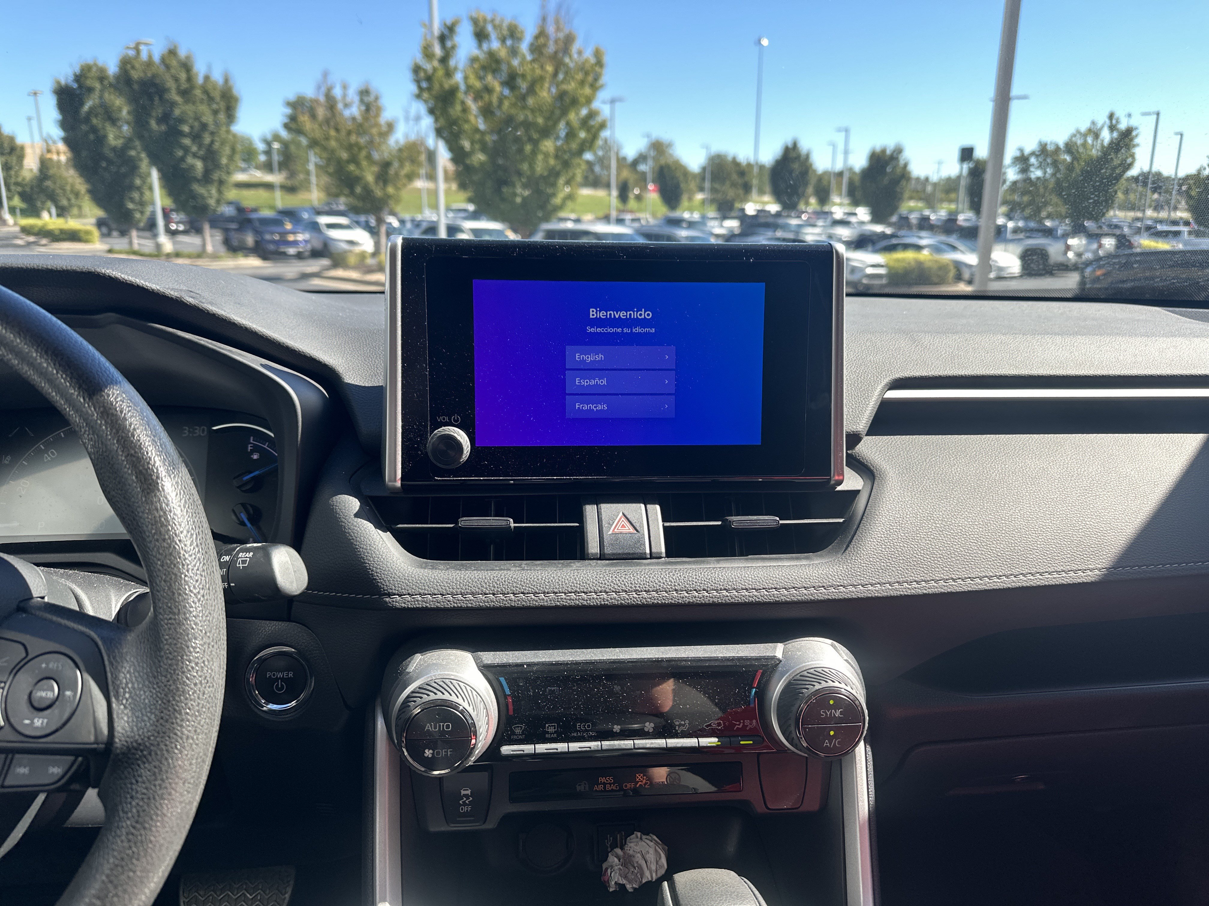 Used 2025 Toyota RAV4 XLE AWD/4WD image 14