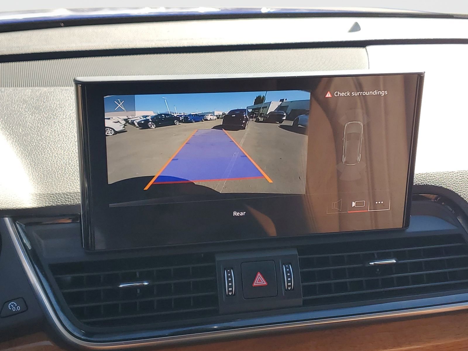 Used 2022 Audi Q5 e Premium w/ Convenience Package image 30