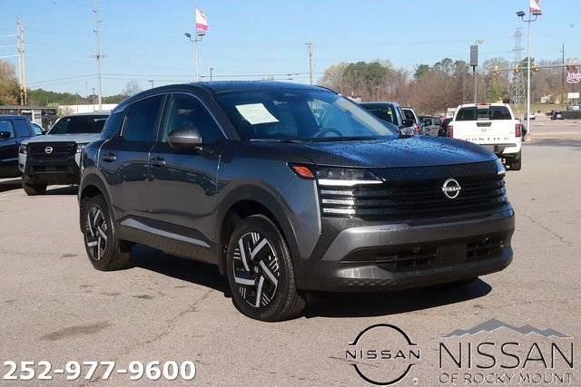 Used 2025 Nissan Kicks SV w/ Charging Package image 1
