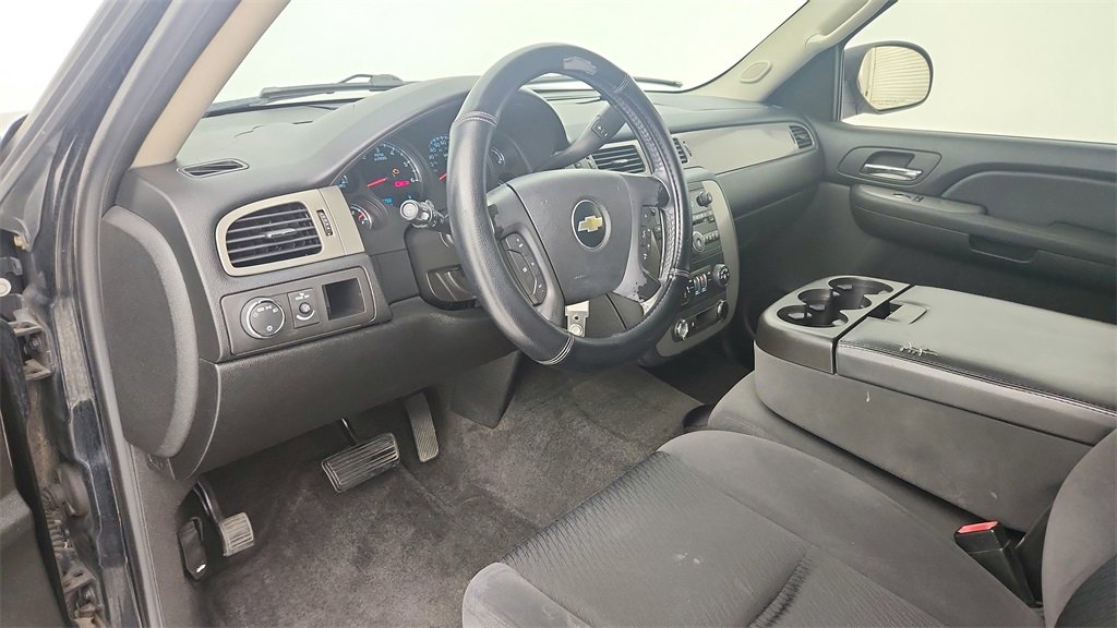 Used 2009 Chevrolet Suburban LS image 14