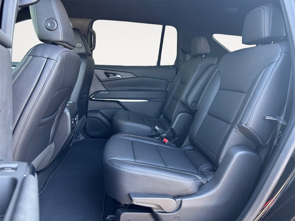 New 2026 Chevrolet Traverse LT image 13