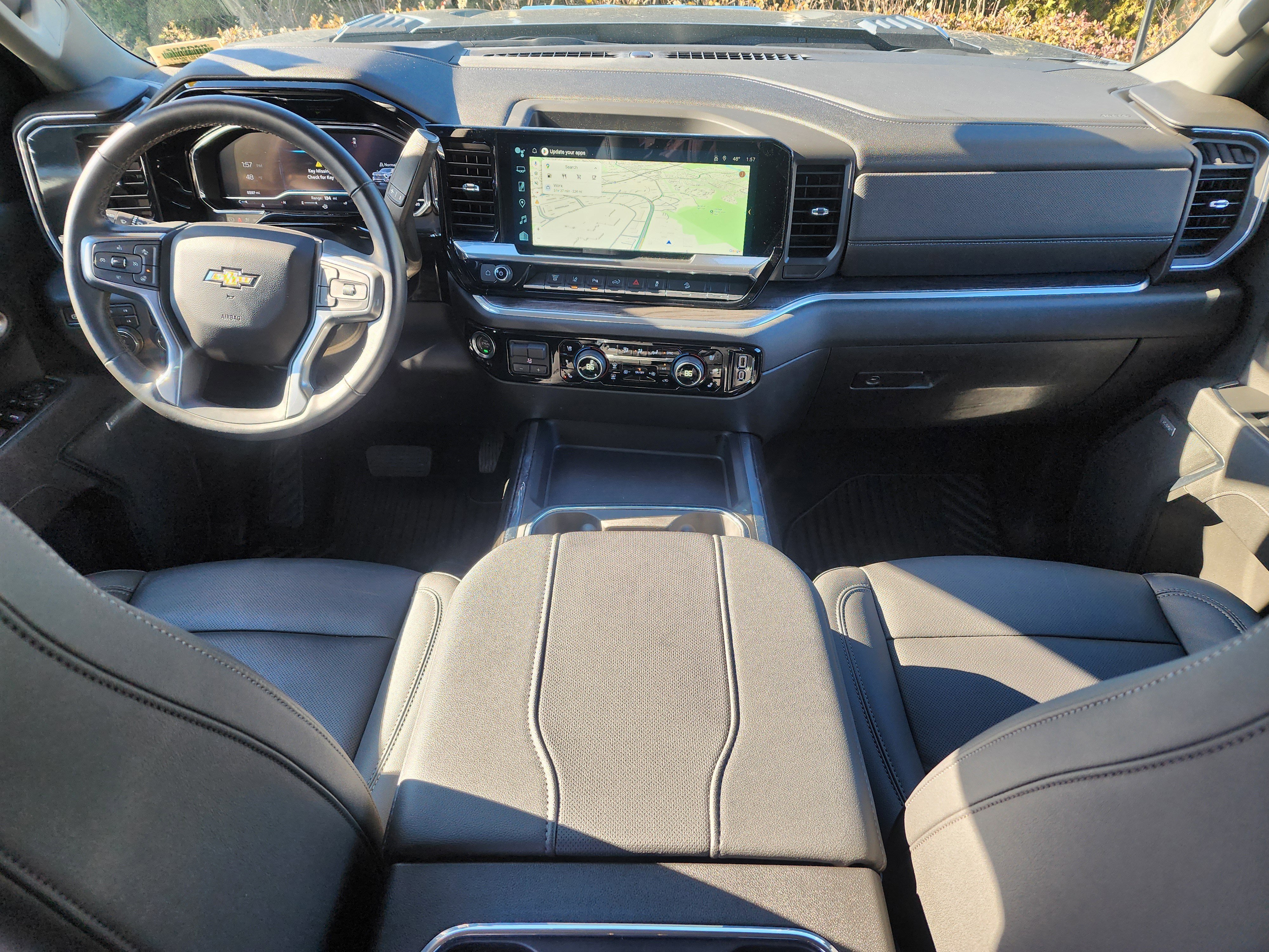 Used 2025 Chevrolet Silverado 2500 LTZ w/ LTZ Convenience Package image 11