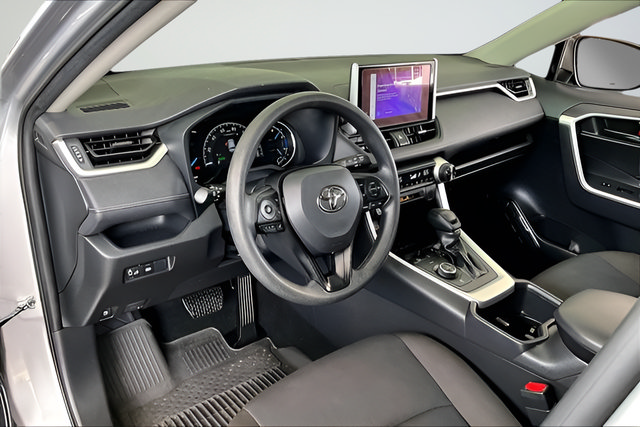 Used 2025 Toyota RAV4 LE AWD/4WD image 14