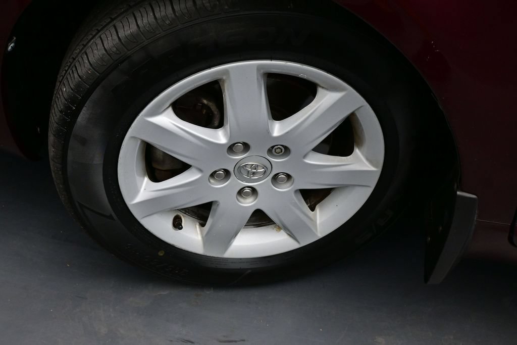 Used 2009 Toyota Avalon FWD image 16