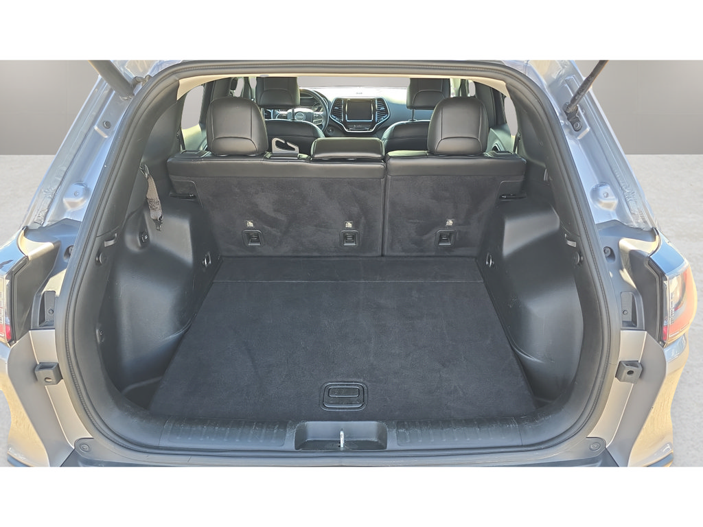 Used 2019 Jeep Cherokee Limited FWD image 9