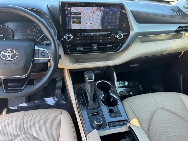 Used 2021 Toyota Highlander Platinum AWD/4WD image 20