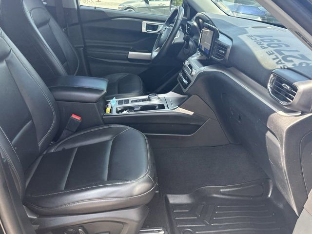 Used 2022 Ford Explorer XLT w/ Equipment Group 202A RWD image 17
