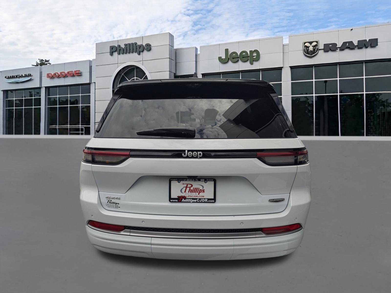 New 2026 Jeep Grand Cherokee Summit AWD/4WD image 4