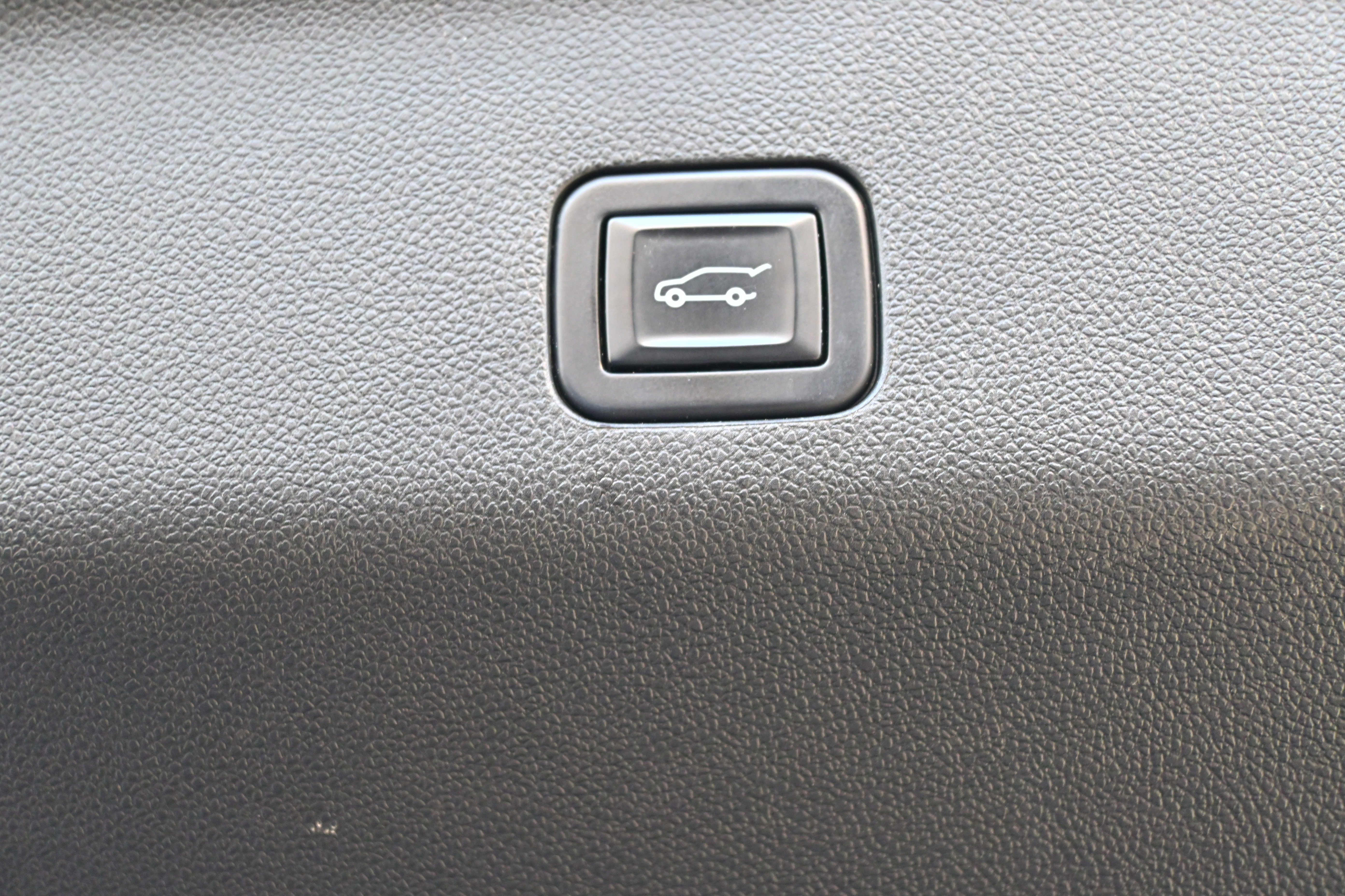 Used 2022 Chevrolet Suburban Z71 image 30