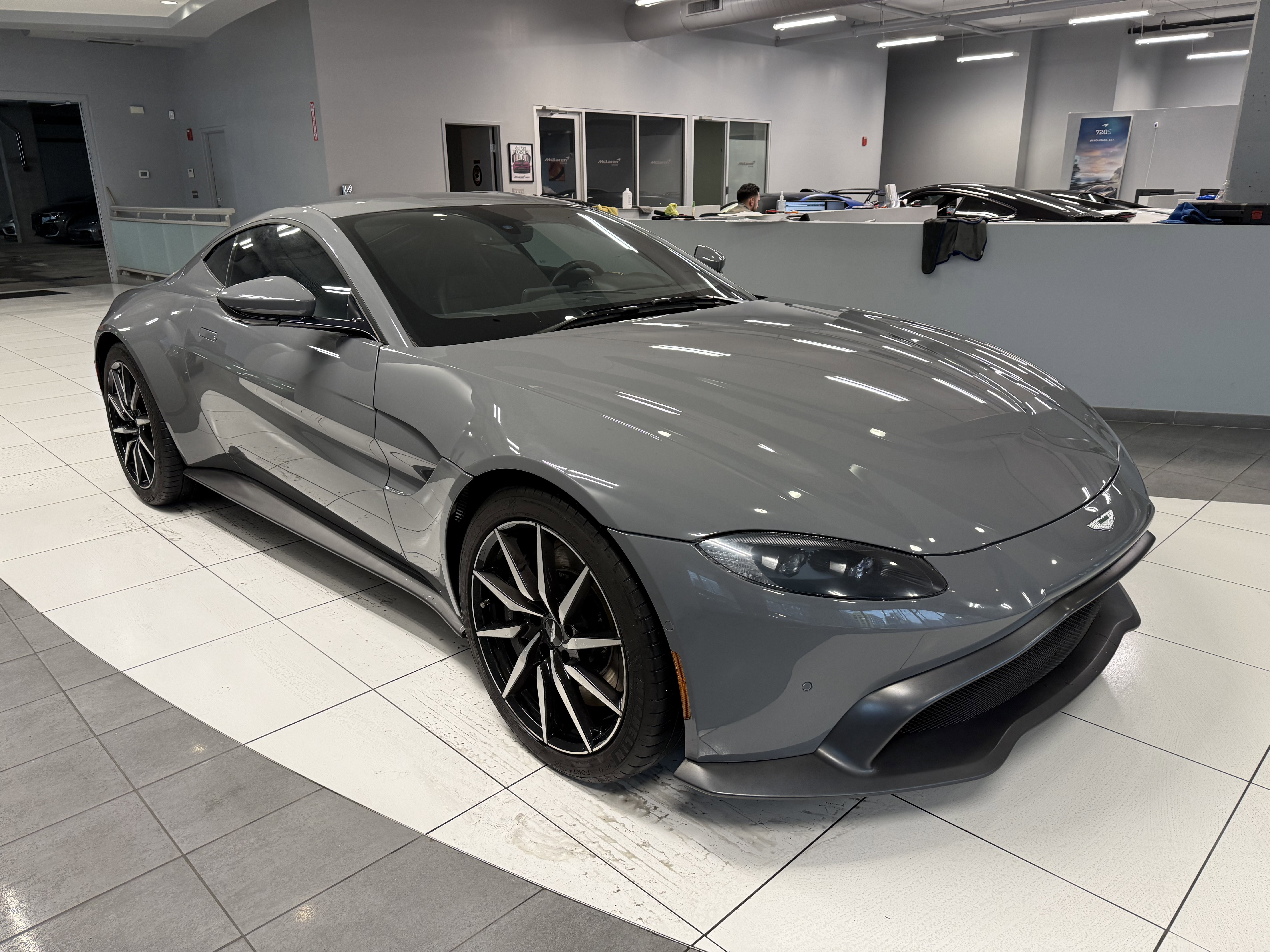 Used 2020 Aston Martin V8 Vantage Coupe image 5