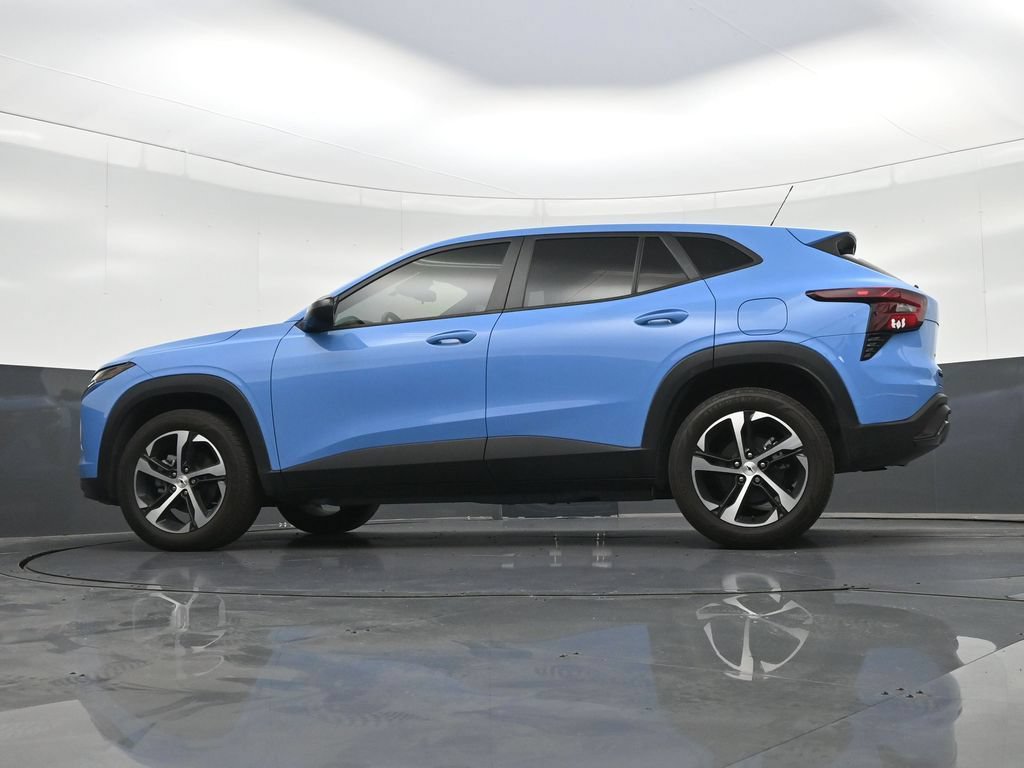 Used 2024 Chevrolet Trax RS FWD image 24