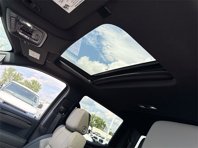 Used 2024 Chevrolet Silverado 1500 ZR2 w/ Technology Package image 22