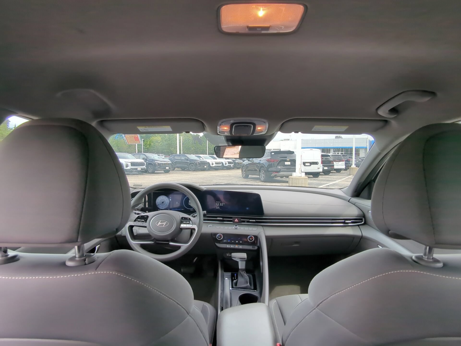 Used 2024 Hyundai Elantra SEL FWD image 13