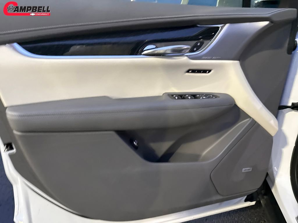 Used 2020 Cadillac XT6 Premium Luxury image 12