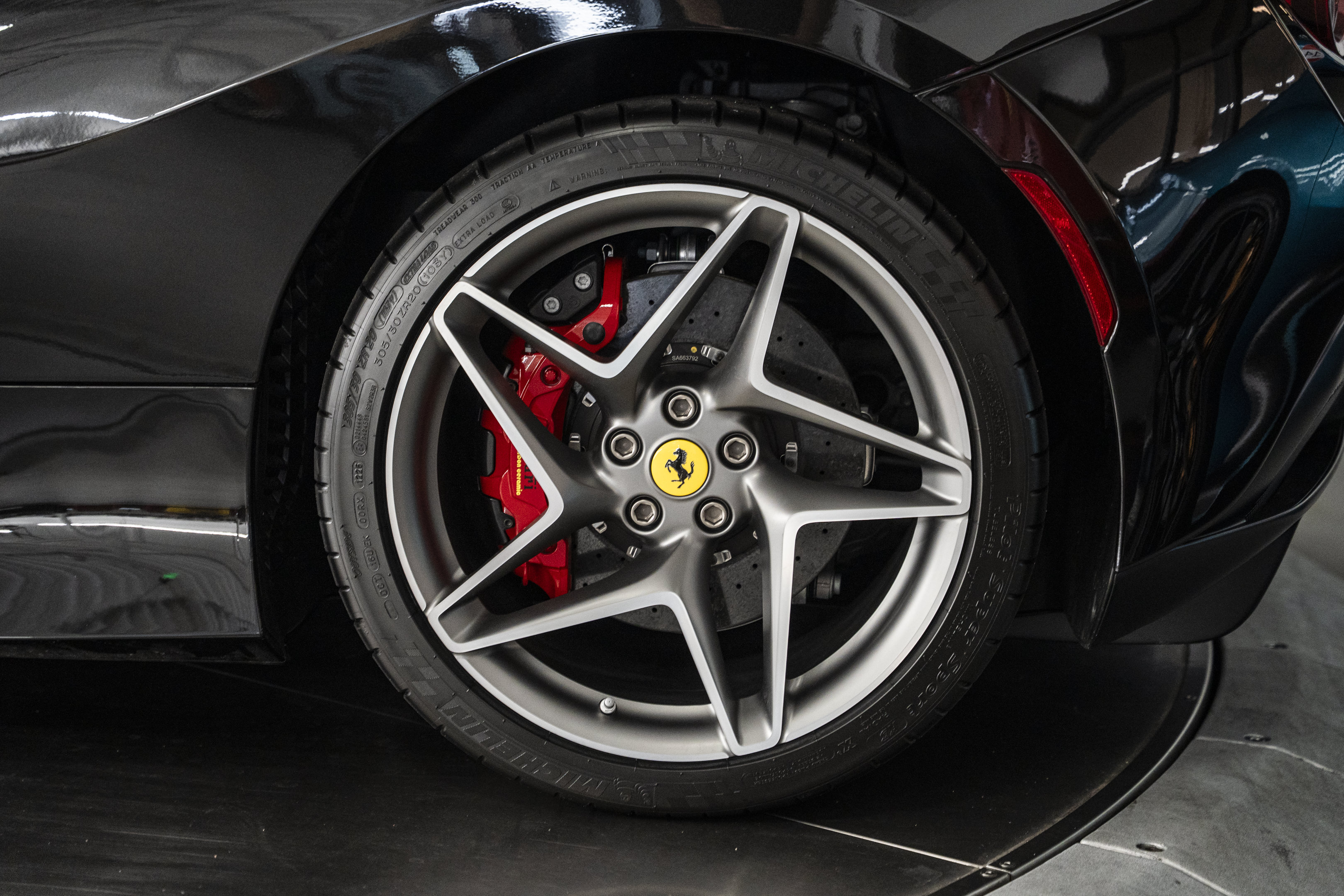 Used 2022 Ferrari F8 Tributo RWD image 25