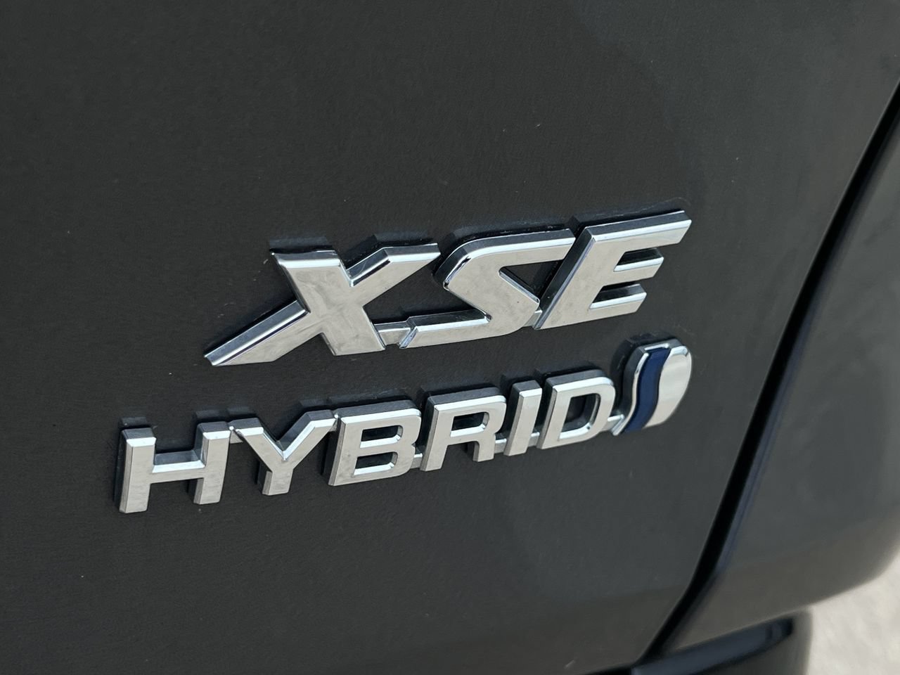 Used 2022 Toyota RAV4 XSE AWD/4WD image 9