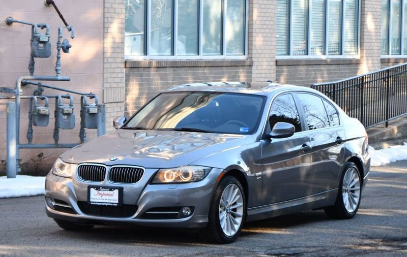 Used 2011 BMW 335i xDrive Sedan image 3