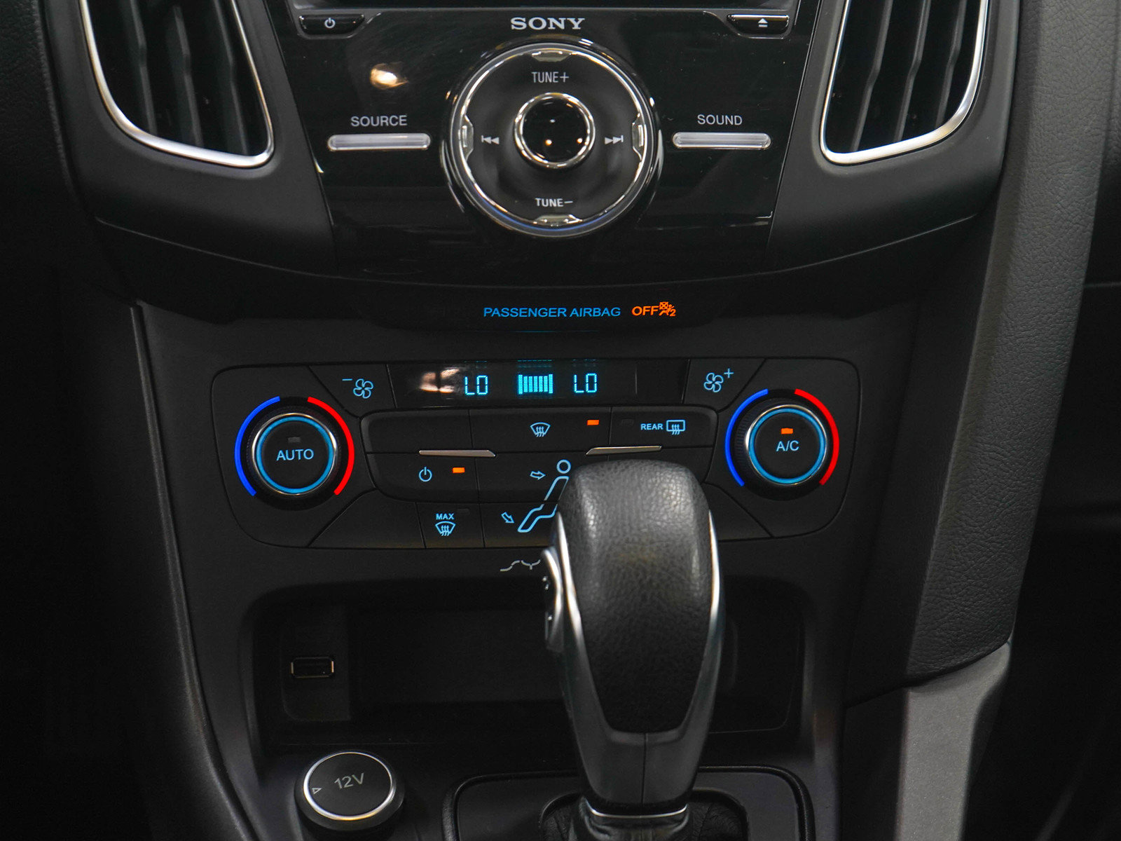 Used 2017 Ford Focus SEL w/ Interior Protection Package FWD image 18